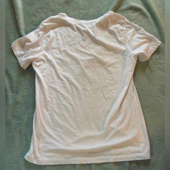 Local Motion T-Shirt with a beach scene; Size: M - Picture 4 of 4
